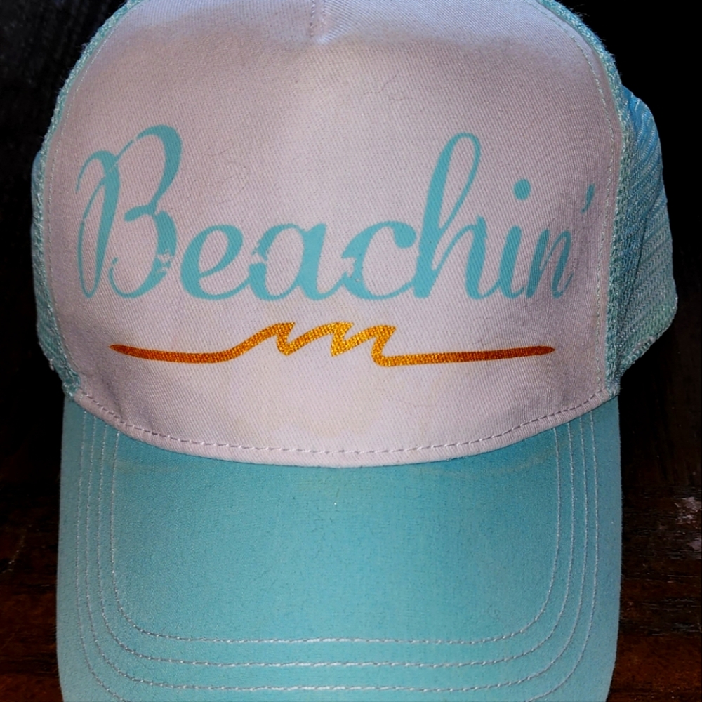 Puggs "Beachin" Trucker hat